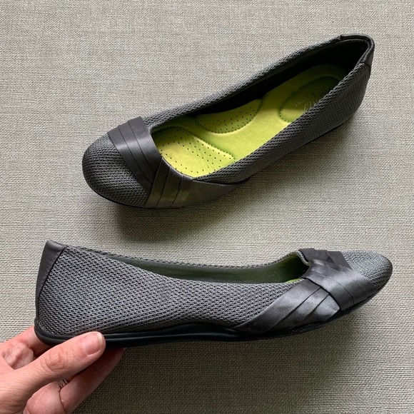 Dexflex Comfort Beccum Womens 7 1/2M Steel Grey Fabric w/ Folds at Toe, Flats - Picture 2 of 9